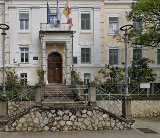 Novo mesto: Mit o 250+ Romih na Seidlovi 1: Kaj pravi zakon in občina?