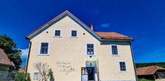 V Vinici prenavljajo spominsko hišo Otona Župančiča