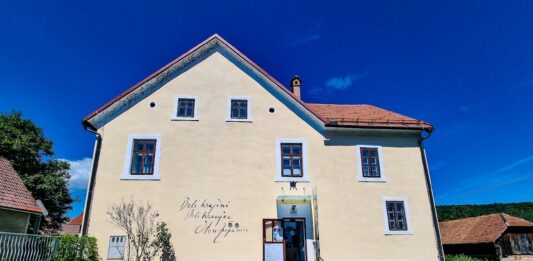 V Vinici prenavljajo spominsko hišo Otona Župančiča