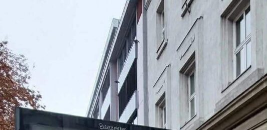 Domiselna provokacija v predvolilnem boju: plakat SDS buri javnost