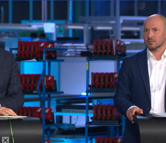 Pred volitvami nad poslance in člane NSi s policijo, zdaj jih vabi v koalicijo