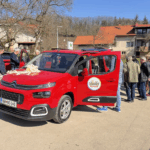Črnomelj: Občina zagotovila novejše vozilo za prevoz starejših