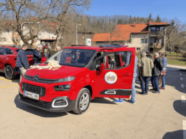 Črnomelj: Občina zagotovila novejše vozilo za prevoz starejših