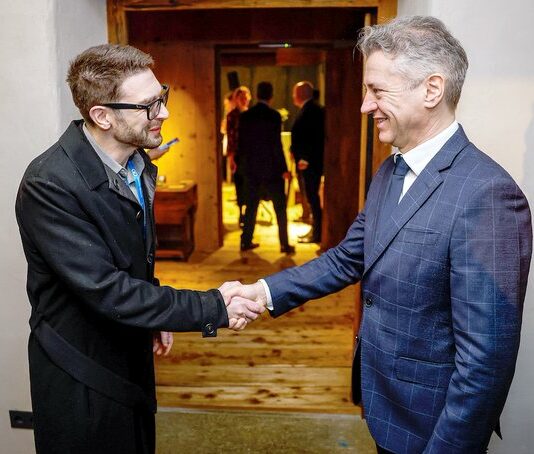 Nespregledano: Pajdašenje slovenske levičarske elite s Sorosem