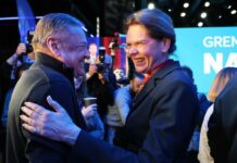 Zmagoviti objem stoletja: Janković in Bratušek v Cvetličarni rešujeta Slovenijo (že drugič)