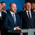 Levica napadla desnosredinski trojček, Svoboda pa NSi