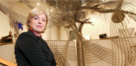 Bruselj o slovenskih volitvah: Golobov optimizem preseneča, korupcija šokira