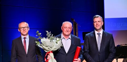 Na slavnostni akademiji podelili nagrade in priznanja novomeške občine za leto 2025 (foto)