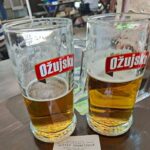 Bi bili pripravljeni plačati toliko za dve pivi?