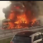 Kamion popolnoma zgorel na avtocesti pri Šimanovcih, slišale so se detonacije
