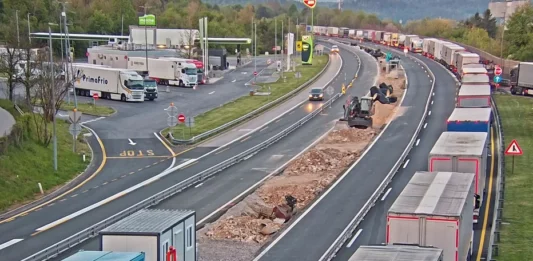 Na primorski avtocesti danes začenjajo z deli tudi ponoči