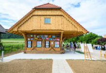 Ivančna Gorica: Na Krki odprli prenovljen skedenj in počastili stoletnico rojstva Avgusta Likovnika in Franceta Slane