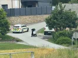 Na spletu zaokrožil posnetek motorista, ki je bežal pred policisti