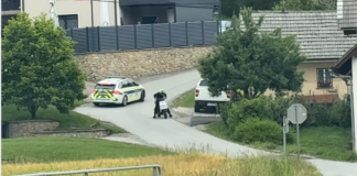 Na spletu zaokrožil posnetek motorista, ki je bežal pred policisti
