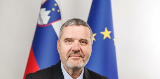Posle dokončno prevzema tudi novi zunanji minister Kajzer