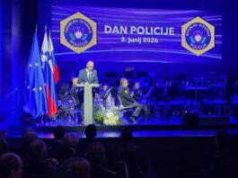 Staro vodstvo naj bi proslavo ob dnevu policije na silo organiziralo dan pred svojim odhodom