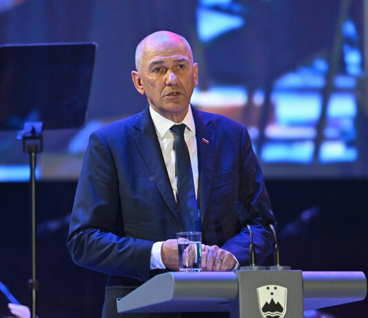 Janša: Največje zmage so dosežene takrat, ko narod, zvest svojim koreninam, stopi skupaj