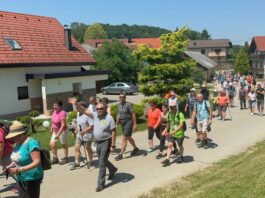 Mirna Peč: 13. pohod po Poti Slakove in Pavčkove mladosti