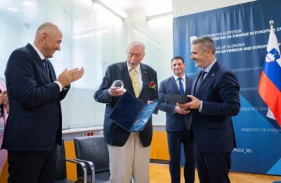 Kar ni zmogla “mala” Tanja Fajon, je popravil novi minister
