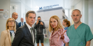 Kako je vlada Roberta Goloba (z novomeško direktorico Mileno Kramar Zupan) “urejala” sistem