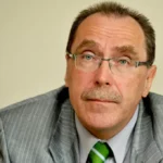 Znani diplomat: Med uvoženimi aferami in domačo gnilobo