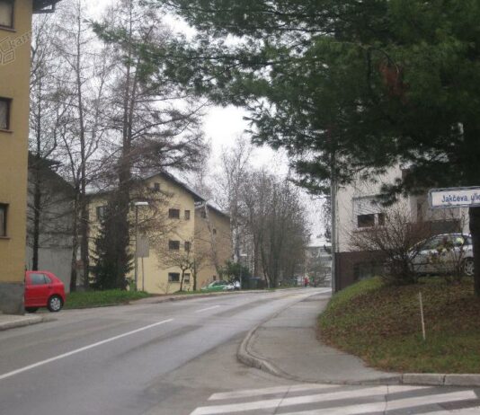 V prenovo cesta, ki je nevarna za nosečnice
