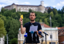 Pobudniki referenduma proti Jankoviću za las prekratki, a ljudstvo se je zbudilo
