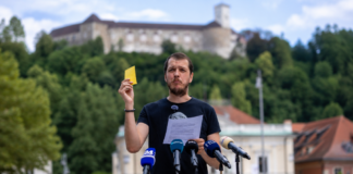 Pobudniki referenduma proti Jankoviću za las prekratki, a ljudstvo se je zbudilo
