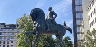 Pri Maistrovem spomeniku v Ljubljani danes shod domoljubov