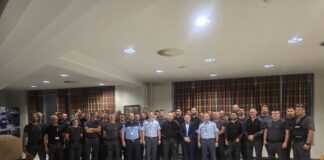 Minister Matoz in Janša čestitala policistom za zahtevno akcijo v Uršnih selih