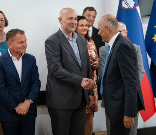 Minister Rončević na seji Sveta vlade za Slovence po svetu