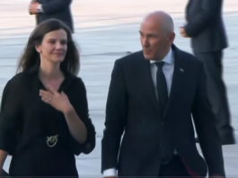 Premier Janša s soprogo Urško Bačovnik Janša na vrhu Nata v Ankari