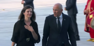 Premier Janša s soprogo Urško Bačovnik Janša na vrhu Nata v Ankari