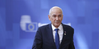 Premier Janša skupaj z drugimi voditelji pozval EU k nujnemu ukrepanju zaradi migracijskega pritiska