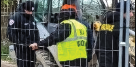 Tožilstvo verjelo, da sta s strani varnostnika napadena občana sama padla po tleh