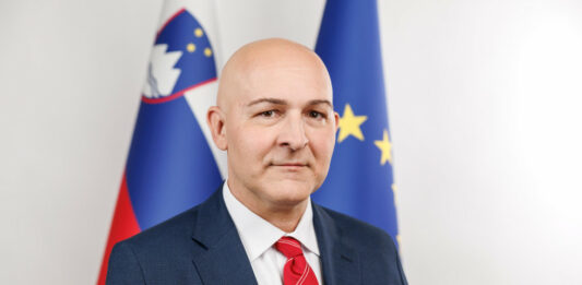 Poslanica ministra za izobraževanje, znanost in mladino ob mednarodnem dnevu mladih