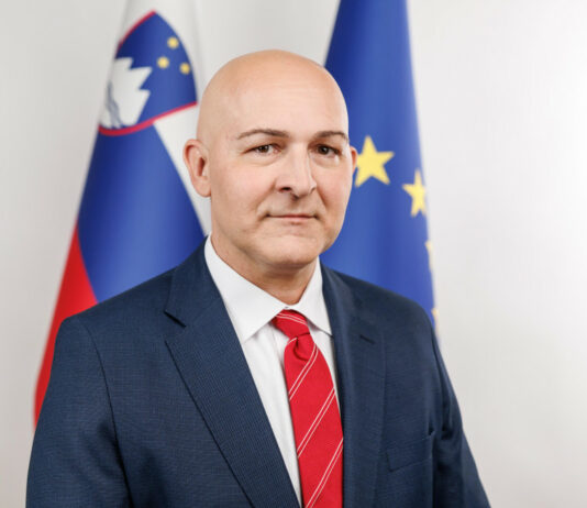 Poslanica ministra za izobraževanje, znanost in mladino ob mednarodnem dnevu mladih