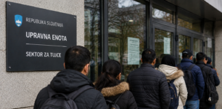 Ministrstvo zaostruje pogoje za tujce