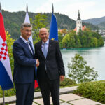 Premier Janez Janša ob robu Blejskega strateškega foruma na številnih bilateralnih srečanjih