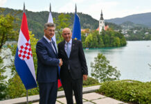 Premier Janez Janša ob robu Blejskega strateškega foruma na številnih bilateralnih srečanjih
