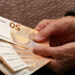 Izplačilo božičnic po ugotovitvi ustavnega sodišča neustavno