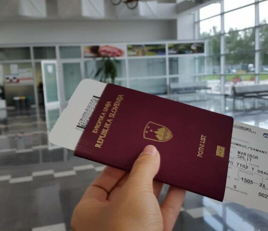 Golobova vlada med vojno Rusom podelila kar 50 izrednih državljanstev