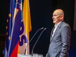 SDS povečuje prednost, vlada zvišala delež podpornikov