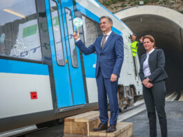 Izjava dneva: Dve najdražnji vozovnici, vsaka je stala preko 350.000 evrov