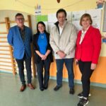 Maja Kocjan in predstavnik ministrstva na obisku v Metliki: ogled vrtca in podružnične šole na Suhorju