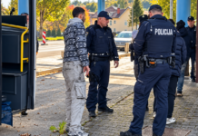 Vlada uresničuje obljubo o vračanju migrantov na Hrvaško (video)