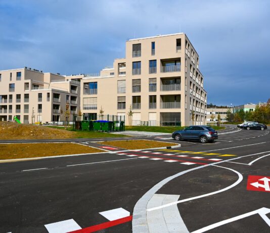 Novo mesto: V Podbrezniku predali namenu 55 novih stanovanj