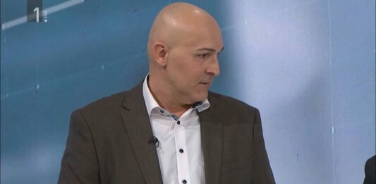 Odzivi po Tarči: Upokojena učiteljica opozarja – otroke psihološko uničujemo